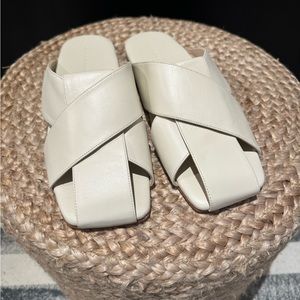 New Freda Salvador Josi Criss-Cross Mule Dove White